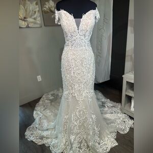 ✨Brand New Wedding Dress✨ Charlize by Alec Milano size 12